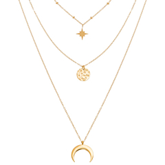 Collier multirangs corne et médaille martelée (doré)