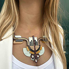 Collier ethnique bleu pâle