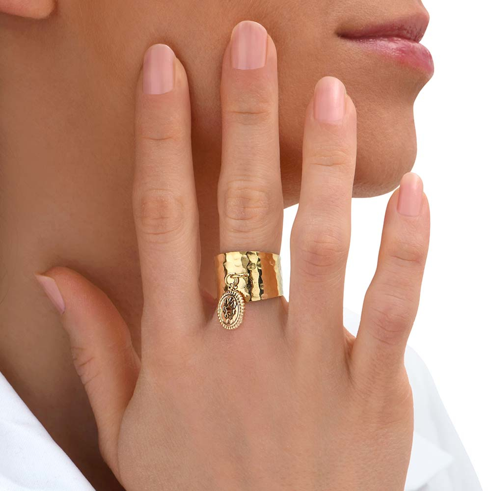 Bague large pendentif etoile ajouree dore Siloe Jollia